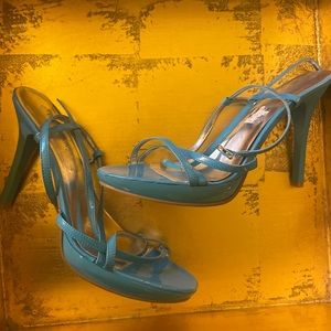 Wild diva electric blue strappy high heels Sz 10